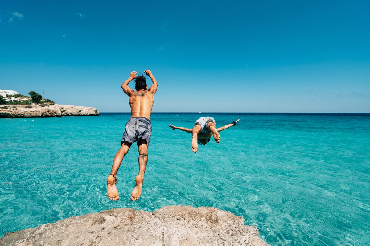 _DriveAway_'s tweet photo. #Spain offers a wealth of attractions perfect for a car hire #adventure 🚗🗺️

Explore #Barcelona’s stunning #Sagrada Familia, then hit the #coastal roads to the breathtaking beaches of Costa Brava.

With every mile, #experience the vibrant culture and rich history for yourself 🇪🇸 https://t.co/6IMMffQ01p