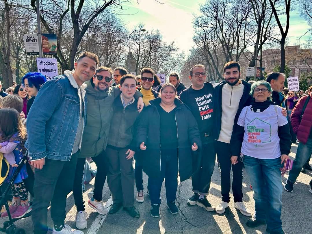 marioss75's tweet photo. Que en barrios donde vivimos la gente que necesitamos trabajar para vivir como #Aluche tengamos pisos a precio inaccesibles es una vergüenza. 

No es el mercado, es la avaricia de unos cuantos. 
#9FTomamosLasCalles https://t.co/fmAxiMGznD