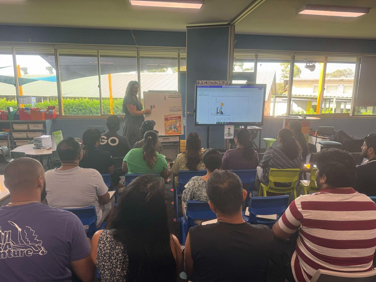 QuakersHPS's tweet photo. New Kindergarten parents attending a weekly parent workshop on how to best support their child at school, especially in learning to read and write. #LoveWhereYouLearn #NSWEducation #qhps https://t.co/Jj6WscX8sX