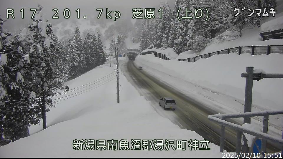 2月10日(月)16時00分現在、国道17号新潟県湯沢町神立付近の天候は雪