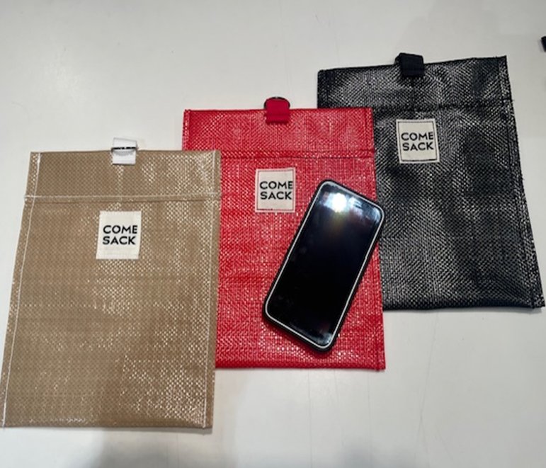 LOFT_SHIBUYA's tweet photo. ＼かわいくてサステナブル／
👉COME SACK
古米や米製品を作る為に砕いた破砕米など、
破棄されてしまうお米をプラスチック化！
その素材を使用した糸で作られたバッグ
「#COMESACK (#カムサック)」👜
ちょっとしたお出かけに便利な
小さめサイズをそろえました🙌

◇1階 https://t.co/DjbJI54ZO2