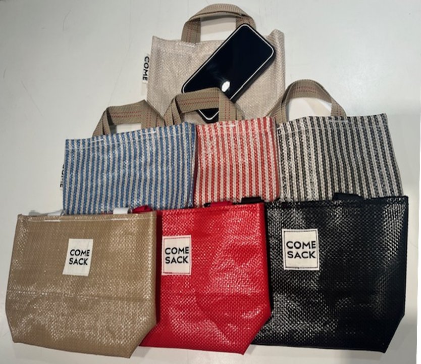 LOFT_SHIBUYA's tweet photo. ＼かわいくてサステナブル／
👉COME SACK
古米や米製品を作る為に砕いた破砕米など、
破棄されてしまうお米をプラスチック化！
その素材を使用した糸で作られたバッグ
「#COMESACK (#カムサック)」👜
ちょっとしたお出かけに便利な
小さめサイズをそろえました🙌

◇1階 https://t.co/DjbJI54ZO2
