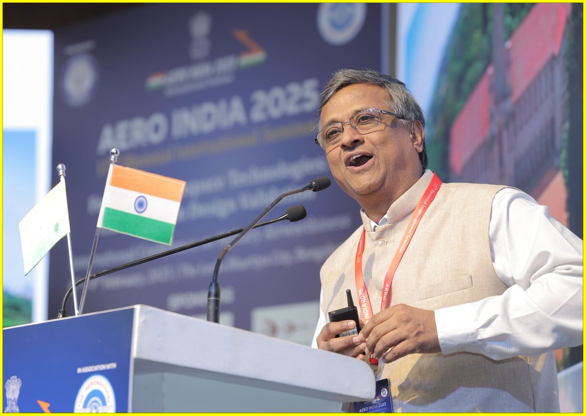 writetake's tweet image. #WingsOfWisdom #AeroIndiaSeminar #PlaneCarnival #CEMILAC

Speaker: Prof Gopalan Jagadeesh, Dept of Aerospace Engineering, @iiscbangalore 

Topic: Long duration Hypersonics Flight, Myth or Reality

Key points

⏭️  Why hypersonic: These systems offer high manoeuvrability,