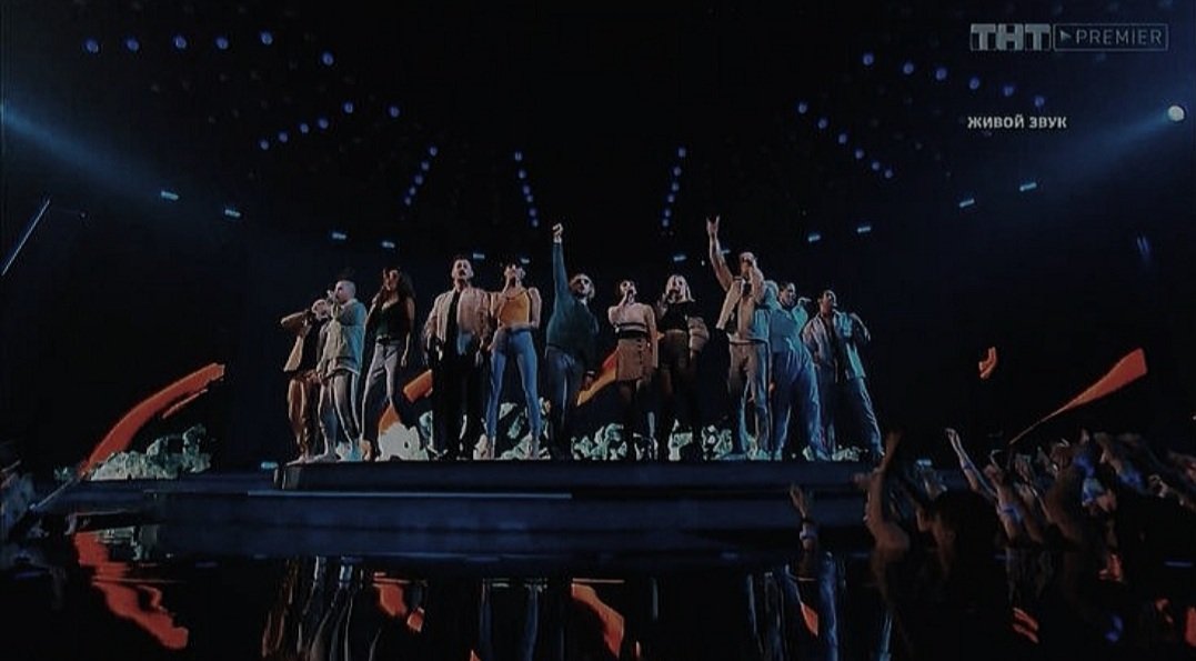 сегодня исполняется 7 ЛЕТ с телепремьеры первого сезона шоу #песнинатнт, многое поменялось, что-то исчезло, а что-то осталось таким же, каким зародилось на проекте, но мы все еще здесь! и вместе тянемся до созвездий 🖤

(а дети, зачатые под "домофон" уже должны пойти в школу 😅)