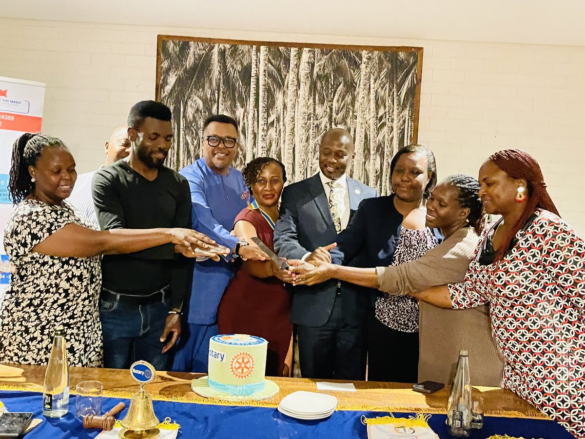 We enjoy every cake moment 🥳🎉🥂🍰✨