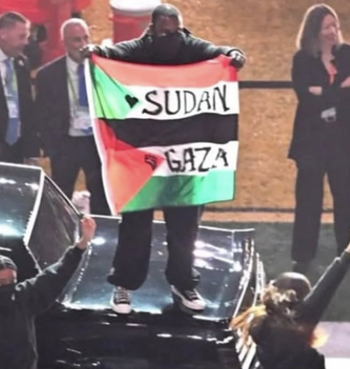 _rathbone's tweet photo. Palestine made it to the Super Bowl. You love to see it. Free Palestine! 🇵🇸 https://t.co/3YYm2mKlZo