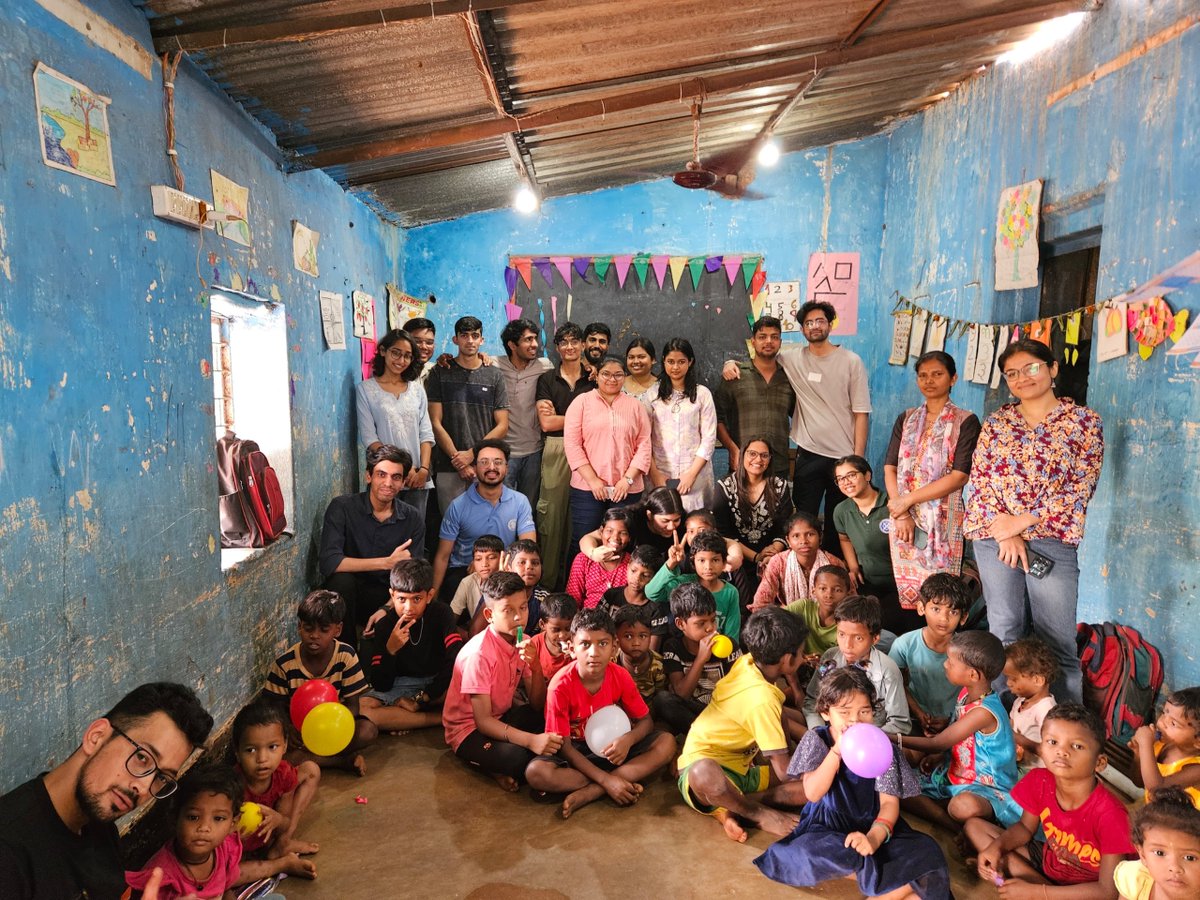 srcximb's tweet photo. “Bridging dreams with education! ✨ SRC-XIMB joined Robinhood Academy to connect, learn, and pave the way for lasting impact. From mentorship to skill-building, we’re crafting a future of opportunity and growth. 🚀📚 #SRCXIMB #RobinhoodAcademy #EducationForAll #SocialImpact” https://t.co/HIrLHrrt30