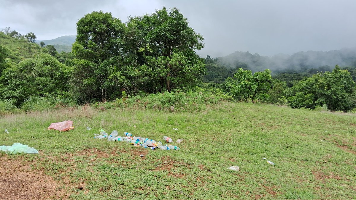 mvinayakr's tweet photo. Don't throw plastic atleast here, keep clean 
Location: Yethinabujja, Karnataka

ಪ್ರಕೃತಿಯ ಕಾಳಜಿ ವಹಿಸಿ.

#plastic #waste #tourism #keepclean https://t.co/BLxWdQIMhP