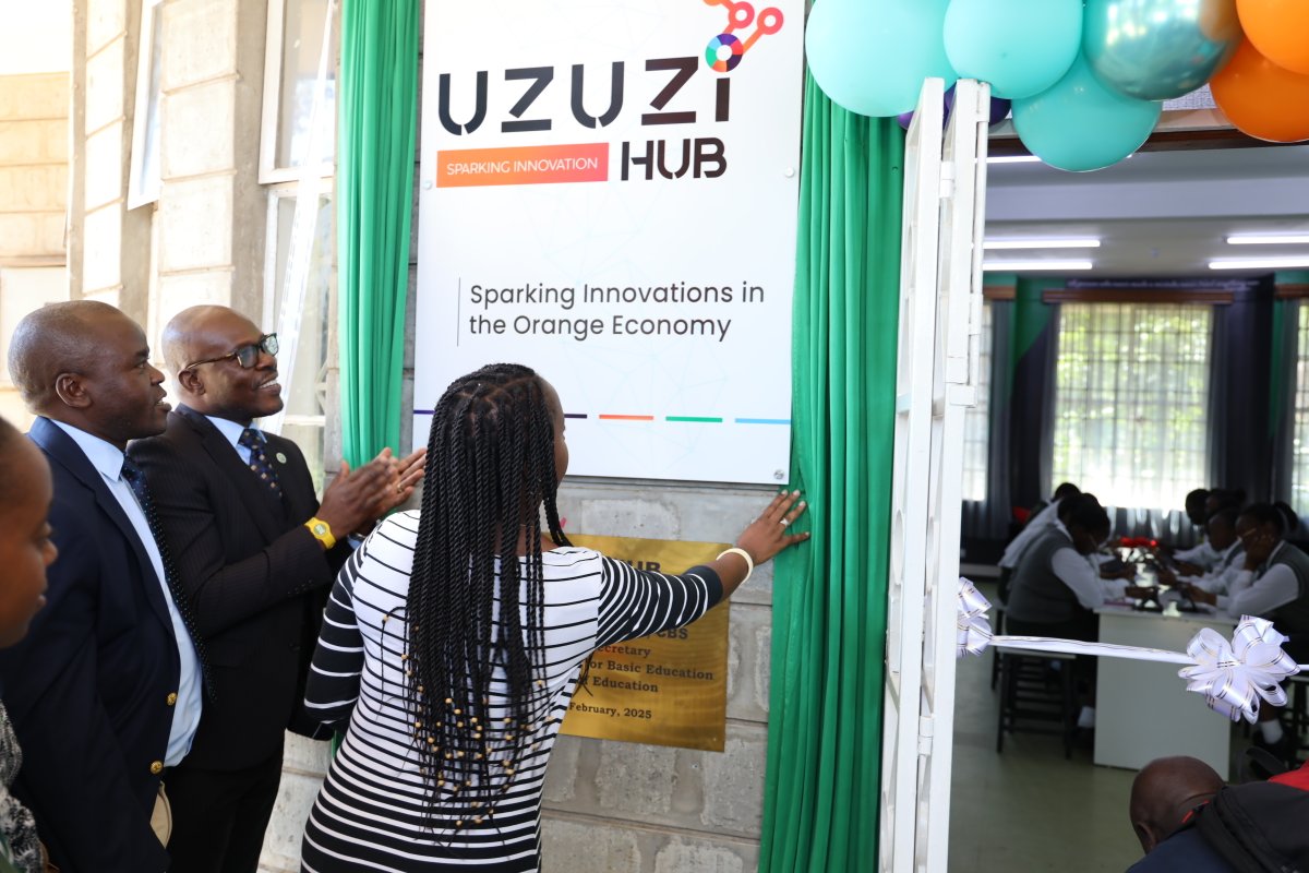 CreditBankPLC's tweet image. Credit Bank proudly attended the Uzuzi Hub launch at State House Girls, hosted by @uzuzihub. We&apos;re dedicated to empowering youth and shaping Kenya&apos;s future tech leaders and entrepreneurs. 💼😎 #EmpoweringYouth #FutureTechLeaders #CreditBankCares