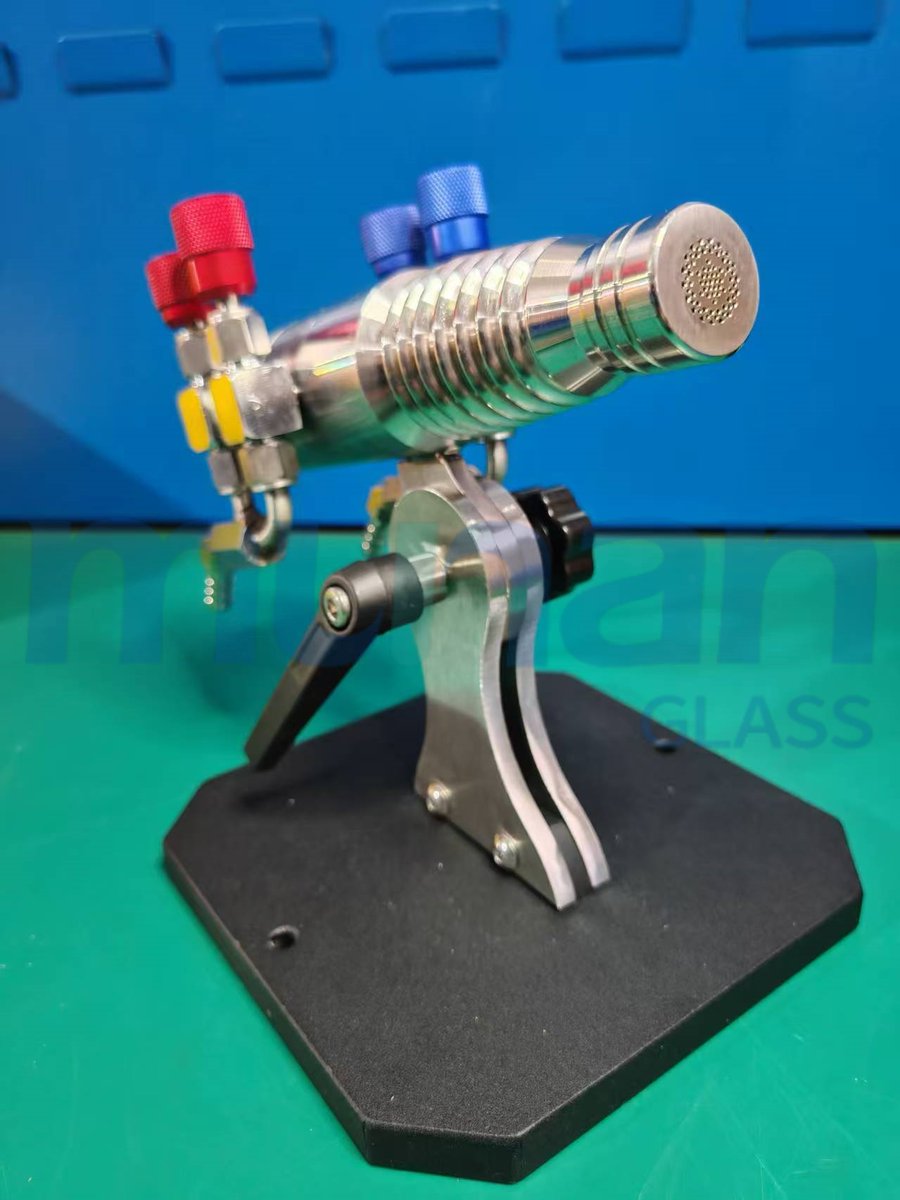 MunanGlass's tweet photo. Glass blowing torch: NEW VERSION
● No longer need to connect 4 pipes, only 2 pipes are needed.
● The switch operation of combustible gas and oxygen is more convenient.
#tubularvial#coloredglassrods#coloredglasstube#glassart #glassblowing #lampwork#glasswork #blownglass https://t.co/Qo077POoGj