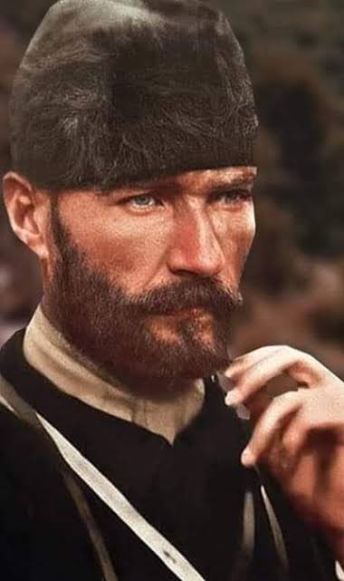 Atatürk’ün gericilik hakkında günümüze ışık tutan 15 sözü:

1- Bizi yanlış yola sevk eden habisler, biliniz ki çok kere din perdesine bürünmüşlerdir.

Atatürk