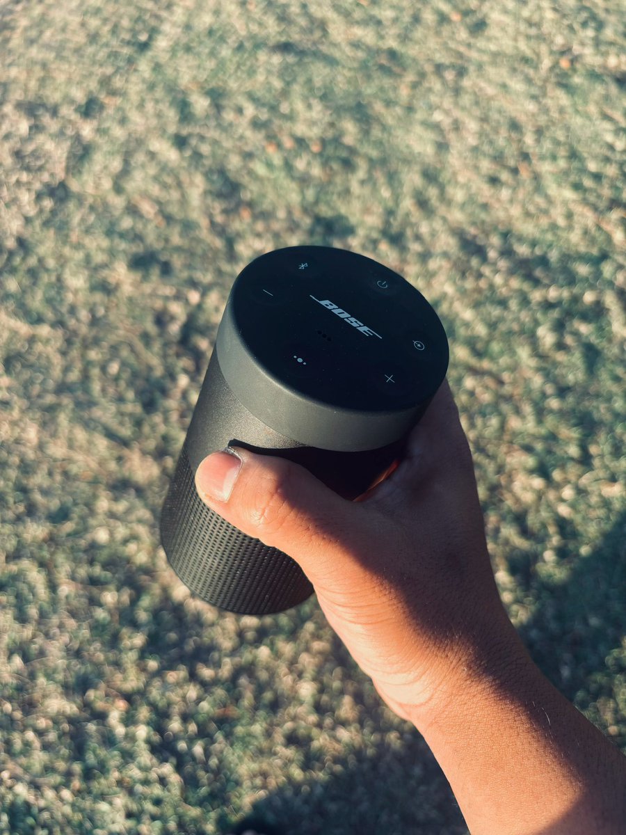 chumbucketh's tweet photo. a bose addict https://t.co/HJSZb3yvNh