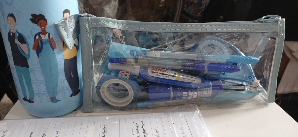 anjay biru banget enih