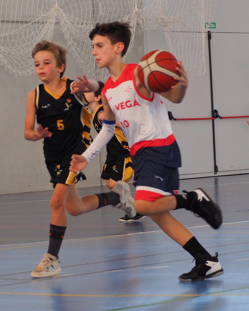 🟦ENTRENAMIENTO SELECCIÓN SEVILLANA PREMINI🟥

Este fin de semana nuestras jugadoras, Mar Suárez e Isabel Zamora, y nuestros jugadores, Dylan Gutiérrez y Álvaro Calzado, acudieron a la primera convocatoria de entrenamientos para la selección sevillana en categoría premini.