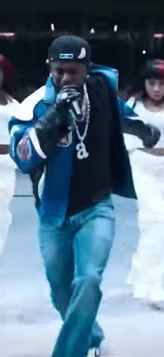 Kendrick Lamar walked through that stage like Peter Parker with the black suit in Spider-Man 3😂