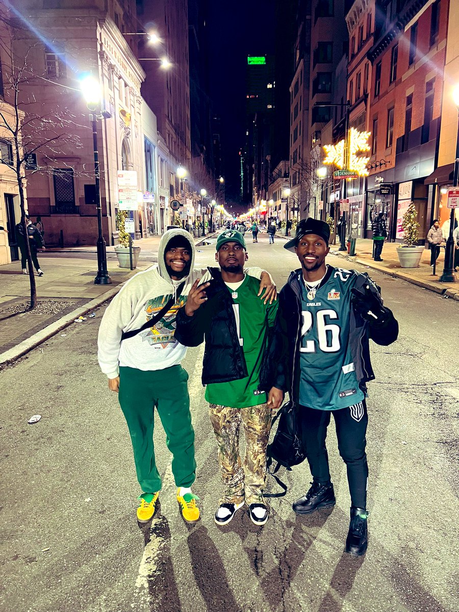 🦅🦅 nah the city lit for this one💚