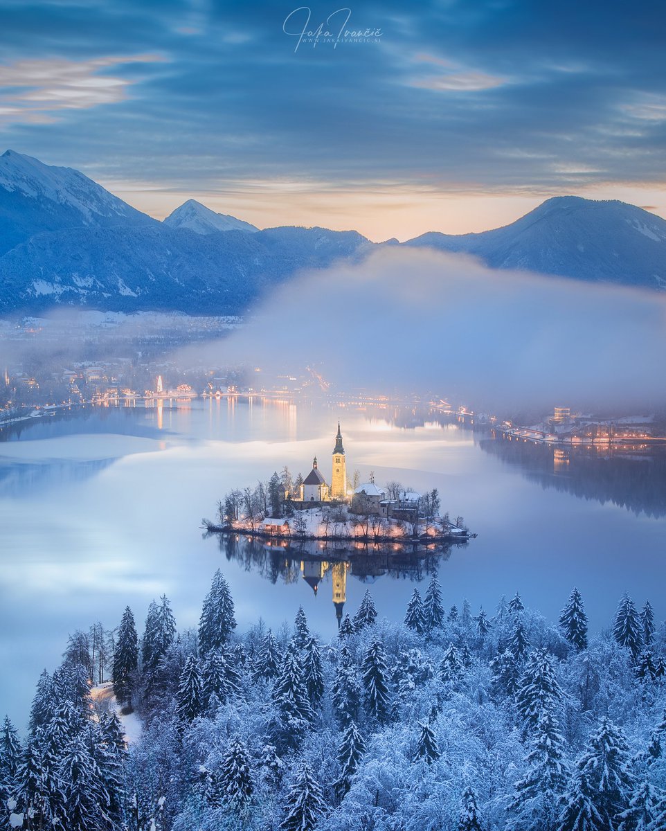 Winter bluehour. #slovenia #morning #winter #landscape #lake #snow #bluehour #nature #alps #lakebled #bled #bledisland