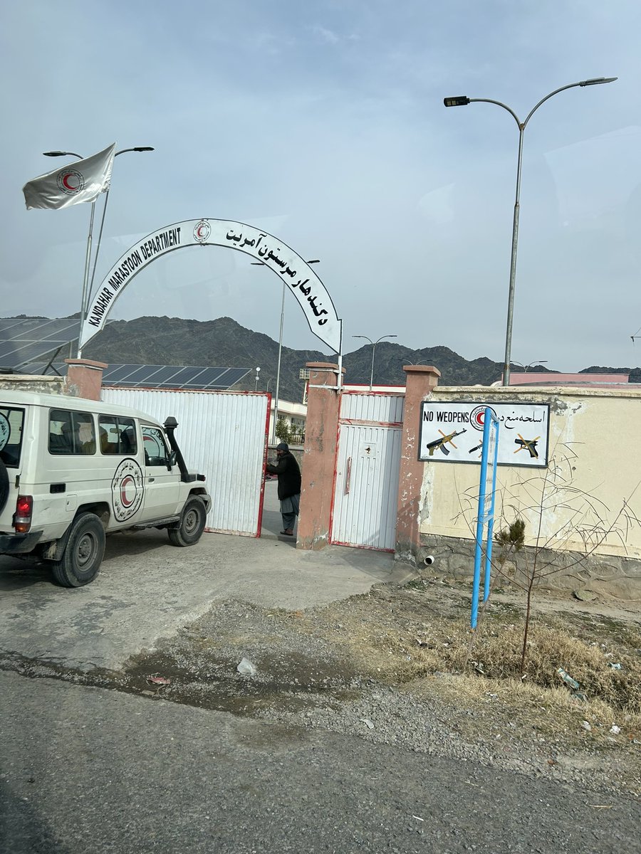 In #Kandahar summer temps get up to 42+ degrees! So we're building a sun shade in this playground to ensure kids have a safe place to be kids while their mothers do vocational training courses to help earn an income. <a href="/ARCSAfghanistan/">Afghan Red Crescent | افغاني سره میاشت</a> <a href="/BritishRedCross/">British Red Cross 🧡</a> <a href="/IFRCAsiaPacific/">IFRC Asia Pacific</a> <a href="/FCDOGovUK/">Foreign, Commonwealth & Development Office</a>