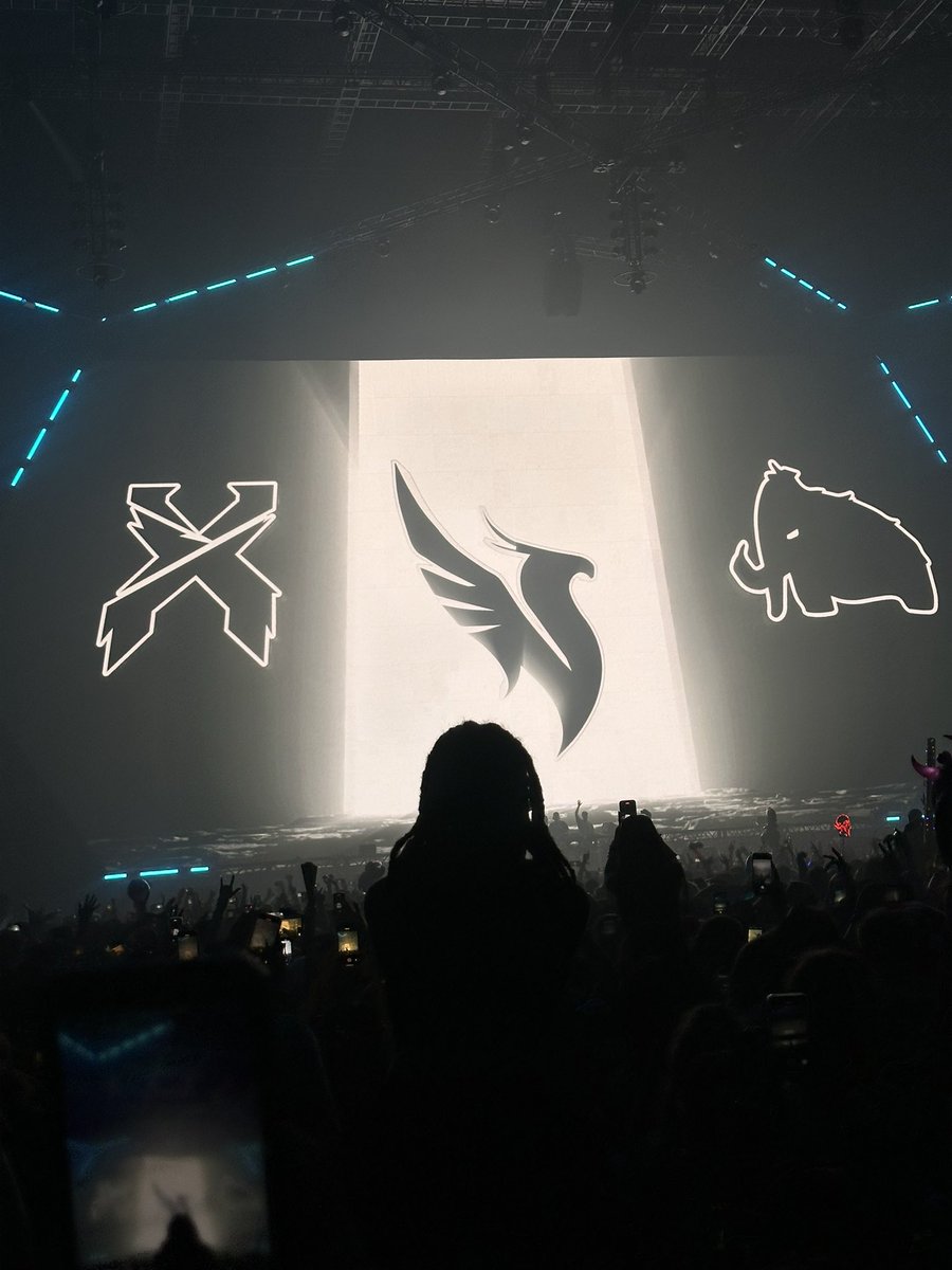 daniellarios28's tweet image. Just witnessed greatness😩😭🖤 @Excision  @woolimusic  @ILLENIUM  #ThunderDome #thunderdome2025  #rave #excision