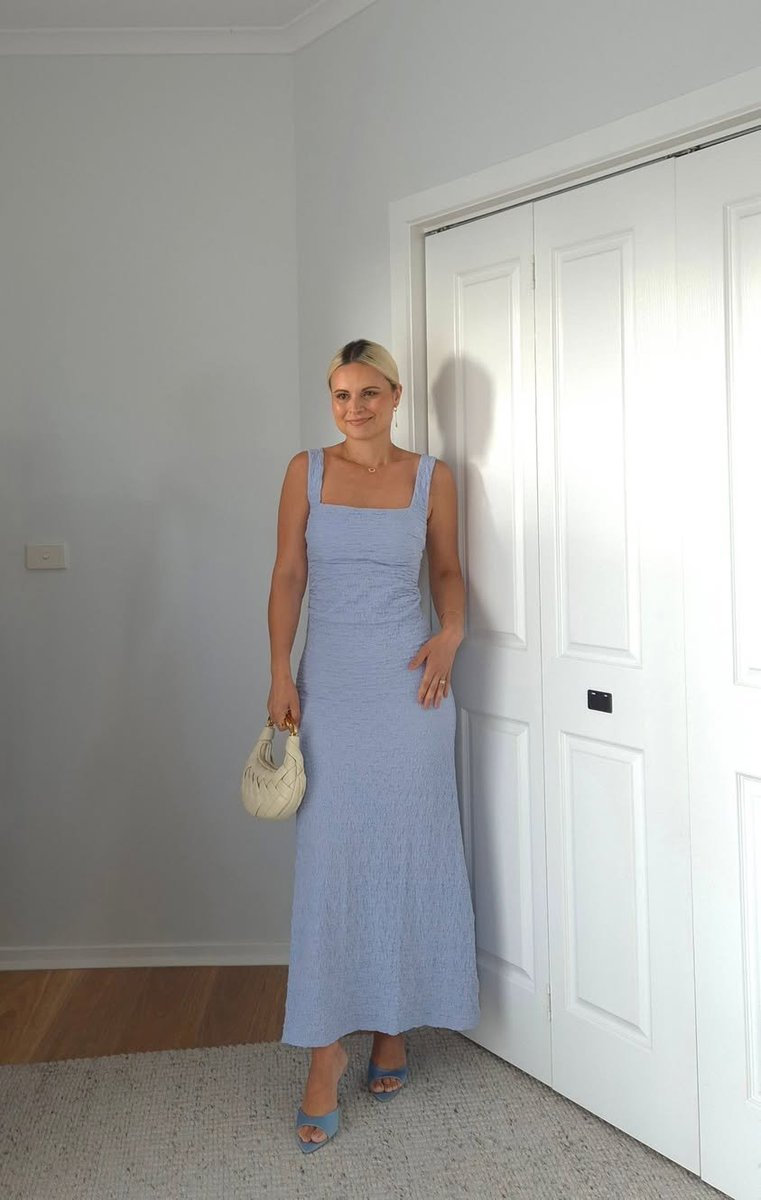 BestAndLessAU's tweet photo. We’re obsessed with the new Women’s Textured Midi Dress on @stylingwithzee 😍 What colour’s your fav? 🩵💛Shop online &amp; in selected stores https://t.co/pC6K4I97Ll