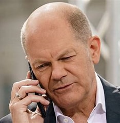 MarekMa25175489's tweet photo. Wysyłam ci dwa miliony, musisz przyjąć.
Dwa miliony euro?
Dwa miliony emigrantów idioto. https://t.co/bCnqyueeCF