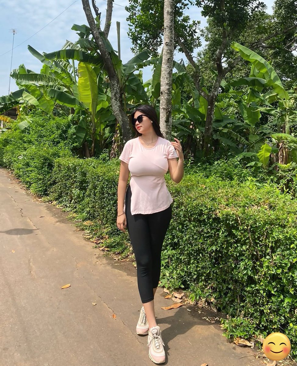 L81240Lampu's tweet photo. Cari keringat bareng yuk 😘 https://t.co/RsZqjZMqKB