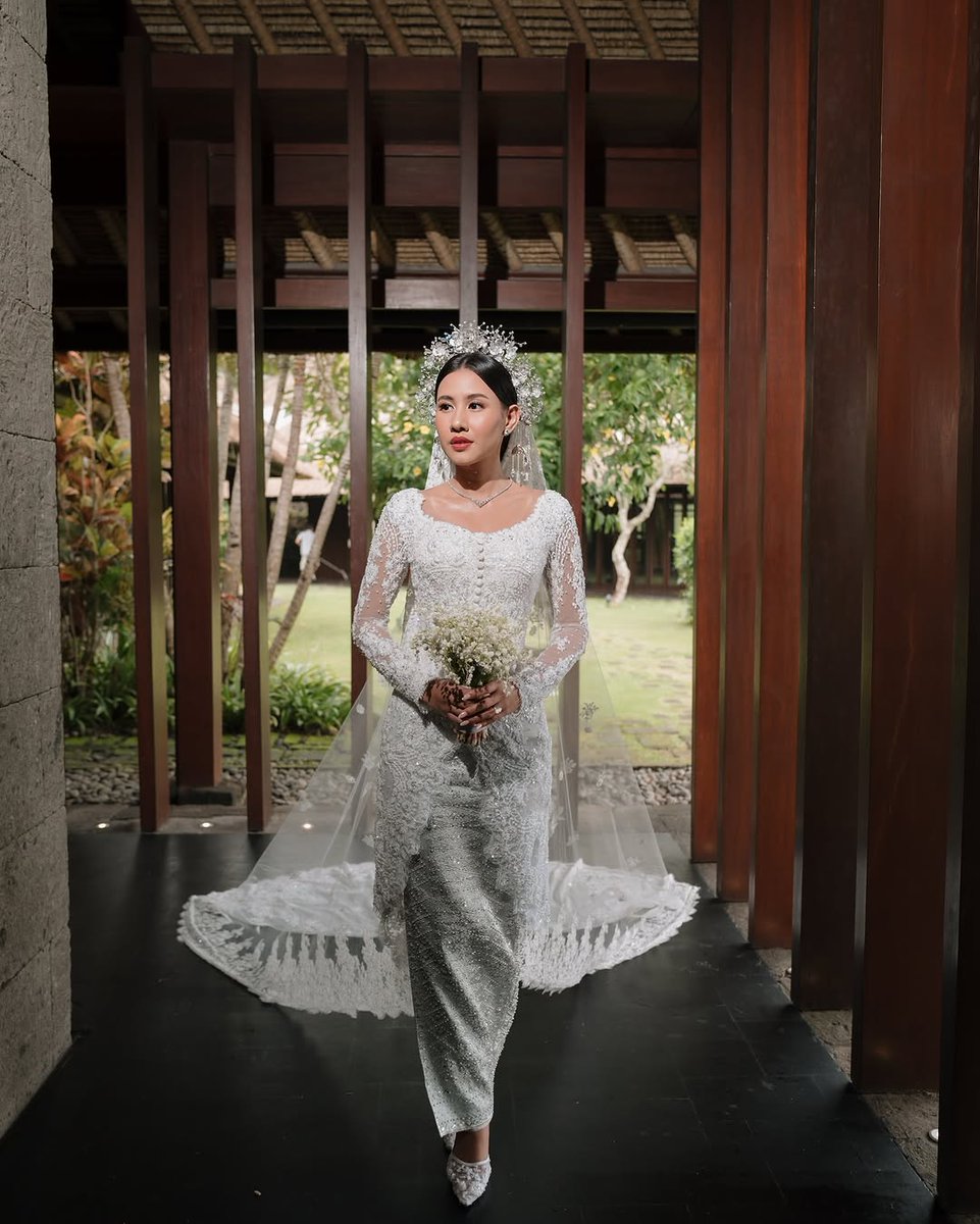 Selamat atas pernikahan Angga Yunanda dan Shenina Cinnamon ♥️♥️

Semoga langgeng dan bahagia terus. Happy Wedding!