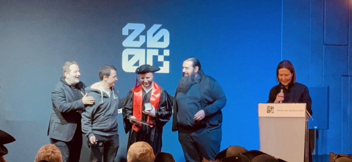 RandoriSec's tweet image. Quel honneur et quelle fierté d'avoir pu participer à la première cérémonie de remise des diplômes de l'@ecole2600 🤩 vendredi dernier.
Bravo à @expr3ss_ qui a brillamment réalisé son alternance chez @RandoriSec et qui a maintenant complètement intégré l'équipe reverse.