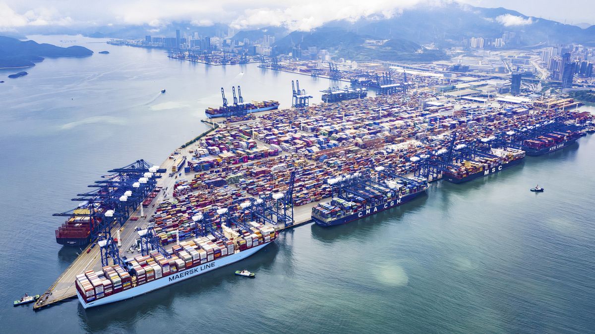 WorldCargoNews's tweet image. 💹 HPH Trust expects Yantian will benefit from the new carrier alliances; throughput in Hong Kong continues to decline 🚢 

#WorldCargoNews #containershipping #alliances #HongKong #Yantian tinyurl.com/yc2ax8a3