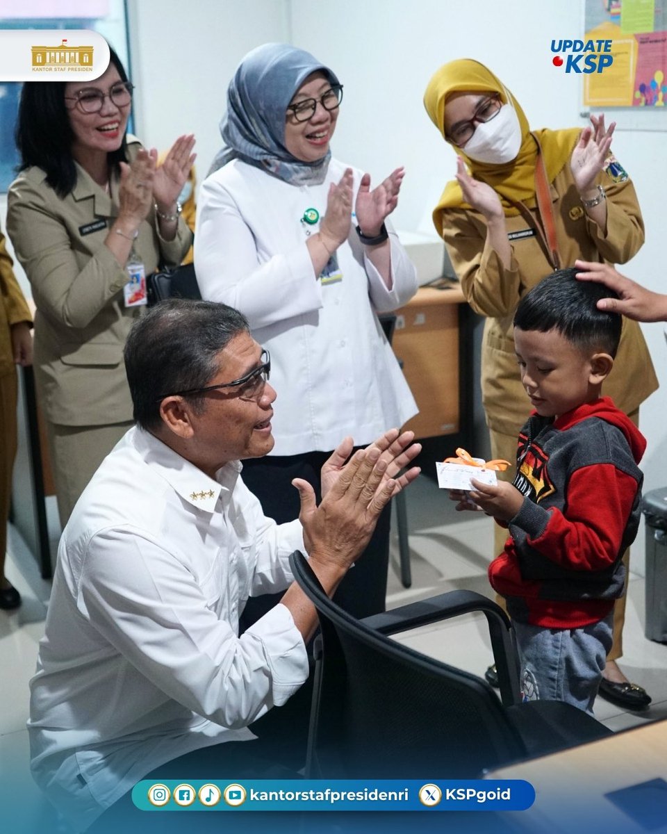 KSPgoid's tweet photo. Hari ini (10/2), Program Cek Kesehatan Gratis (CKG) dimulai! Program ini adalah #KadoDariNegara bagi seluruh rakyat Indonesia yang sedang berulang tahun.

#CKG #ProgramCKG #KSP #KantorStafPresiden https://t.co/s0omGdutsQ