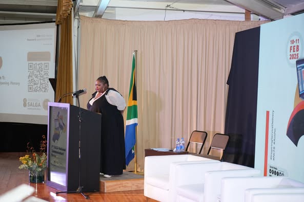 SALGA_Gov's tweet photo. PASSION AND ZEAL MEETS PROFESSION
Driving the SALGA NCF programme, @tshidi_lee Ms. Tshidi Madia, a Journalist at EWN gives an energised approach as she steers the programme.
#InspiringServiceDelivery #ncf8 #8thsalgancf #asisho https://t.co/e1ihUHL2YP