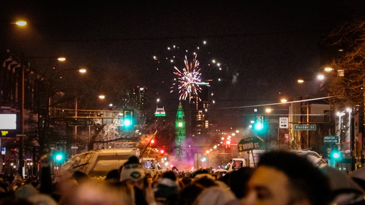 6abcmatteo's tweet photo. We are SUPER BOWL CHAMPIONS! These players deserve it, this team deserves it, this CITY deserves it! Now, we celebrate!
Nothing brings us together like Philly sports... and the world is watching it happen. LET'S GO EAGLES!! π¦
ππ #FlyEaglesFly #6abcaction #GoBirds #BroadStreet https://t.co/WxzQ0wPTGD