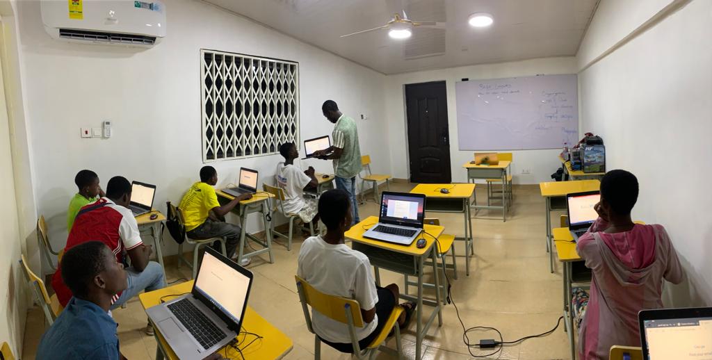 Fafaliorg's tweet photo. A report by AU shows a major gap: only 9% of youth across Africa have basic computer skills. Our #STEM #Education Program includes Basic Computing, empowering children with the skills needed to curb #poverty. Partner with us or #donate today: https://t.co/lFzMUrQawy
#ZeroneData https://t.co/R9CmnuQ8wx