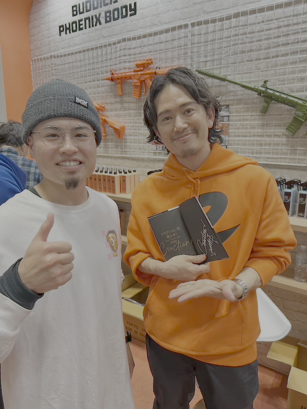 ryu_uma9's tweet photo. 昨日は大阪オートメッセで
#BUDDICAPHOENIXBODY を買いました！
洗車は元々好きなので
これがあればもっと洗車が好きになりそうです！
ちなみにめっちゃいい匂いします😊
中野さんと話せて、写真も撮っていただき
マジで最高でした！
あ���がとうございました！
@yuusaku_buddica https://t.co/lOqo7qiSsK
