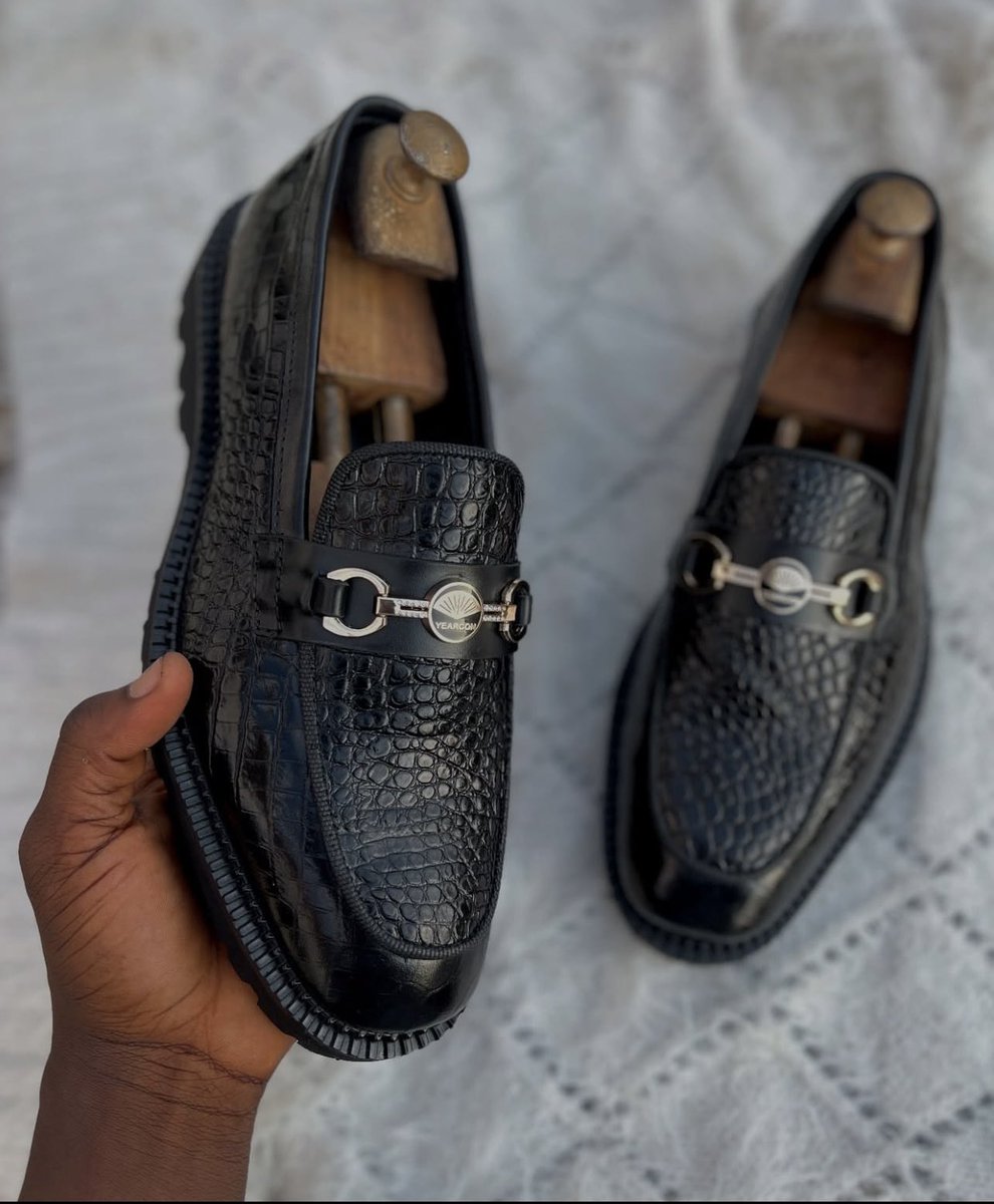 P4G_WEARGH's tweet photo. How do you like your shoe🇬🇭👞
Loafer or laced?
320gh each
Kindly repost the hustle 🙏🏾
https://t.co/0jBsBbEo73
#MadeInGhana #Weargh https://t.co/1M9VWps3Yz