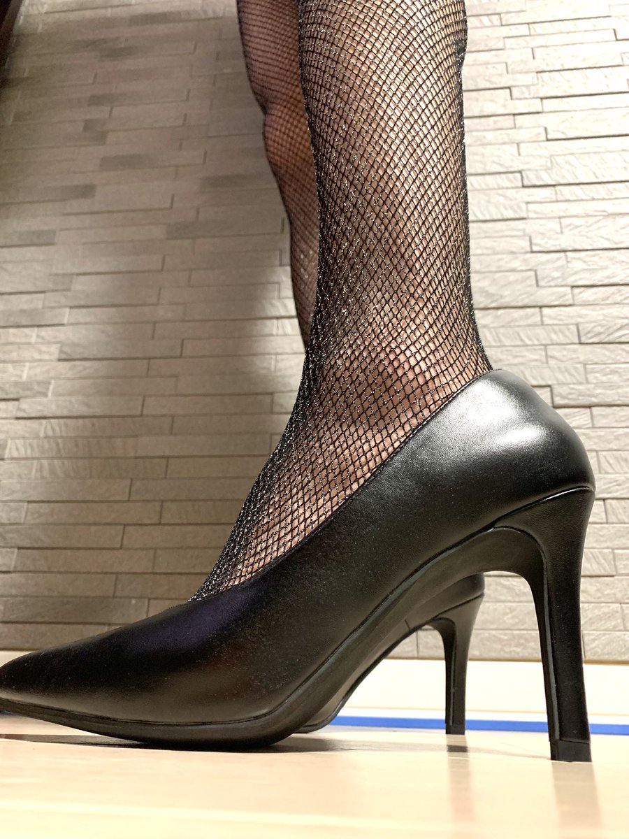 AkariComfy's tweet photo. 久しぶりにハイヒール履きたくなった👠
なんかエロい💦

#女装 https://t.co/nkIYl1fGsi