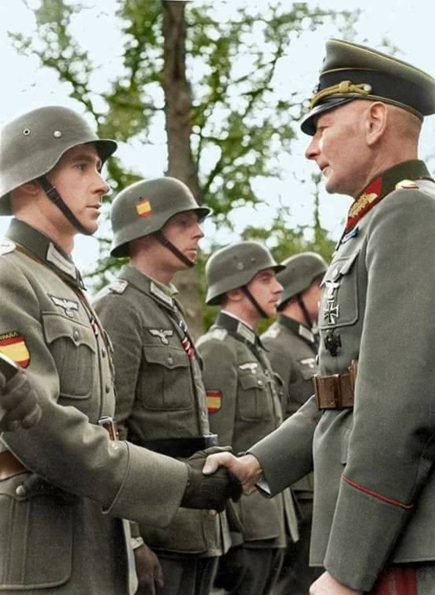 Se cumplen 82 años de la heroica batalla de Krasni Bor.

Honor a la División Azul, en la que 5000 soldados españoles mantuvieron a raya a 40.000 soldados soviéticos.

Siempre en la lucha contra el comunismo, arriba España!!