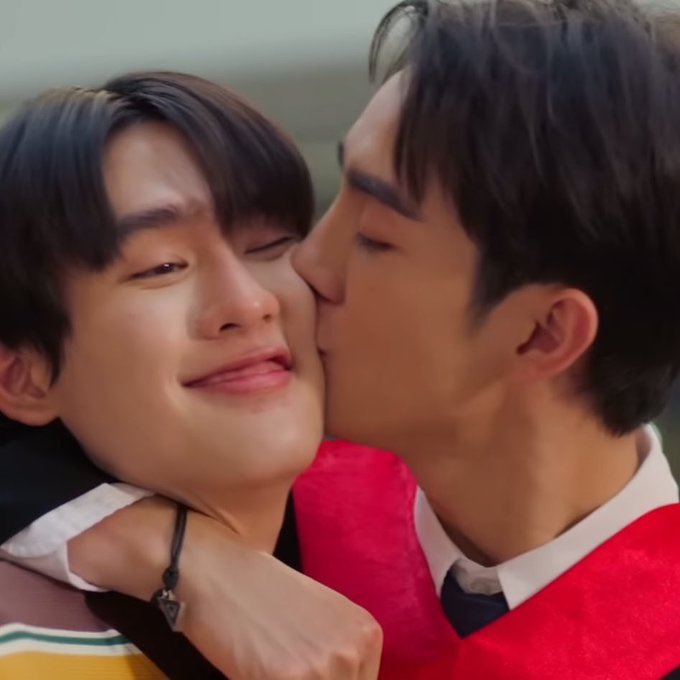 จูจู้บอกว่าพี่อาร์คหอมรอบแรกยังไม่โดนเลย อะจัดไปปากชนแก้มพอใจไหมค้า #Perfect10LinersEP16