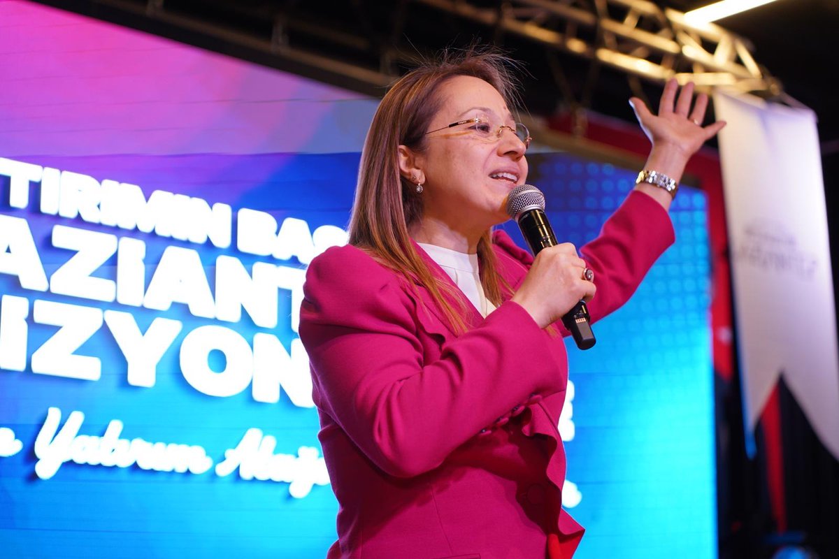 AK Parti Kadın Kolları Merkez Yürütme Kurulu Üyesi, Siyasi ve Hukkuk İşler Başkanı olarak atanan değerli vekilimiz <a href="/deryabakbak27/">Doç. Dr. DERYA BAKBAK 🇹🇷</a> hanımı tebrik ediyor  muvaffakiyetler diliyorum.
<a href="/AKKADINGM/">AK Parti Kadın Kolları</a>
<a href="/tugbaisikercan/">Tuğba IŞIK ERCAN</a>
<a href="/akkadinantep/">AK Kadın Gaziantep</a>