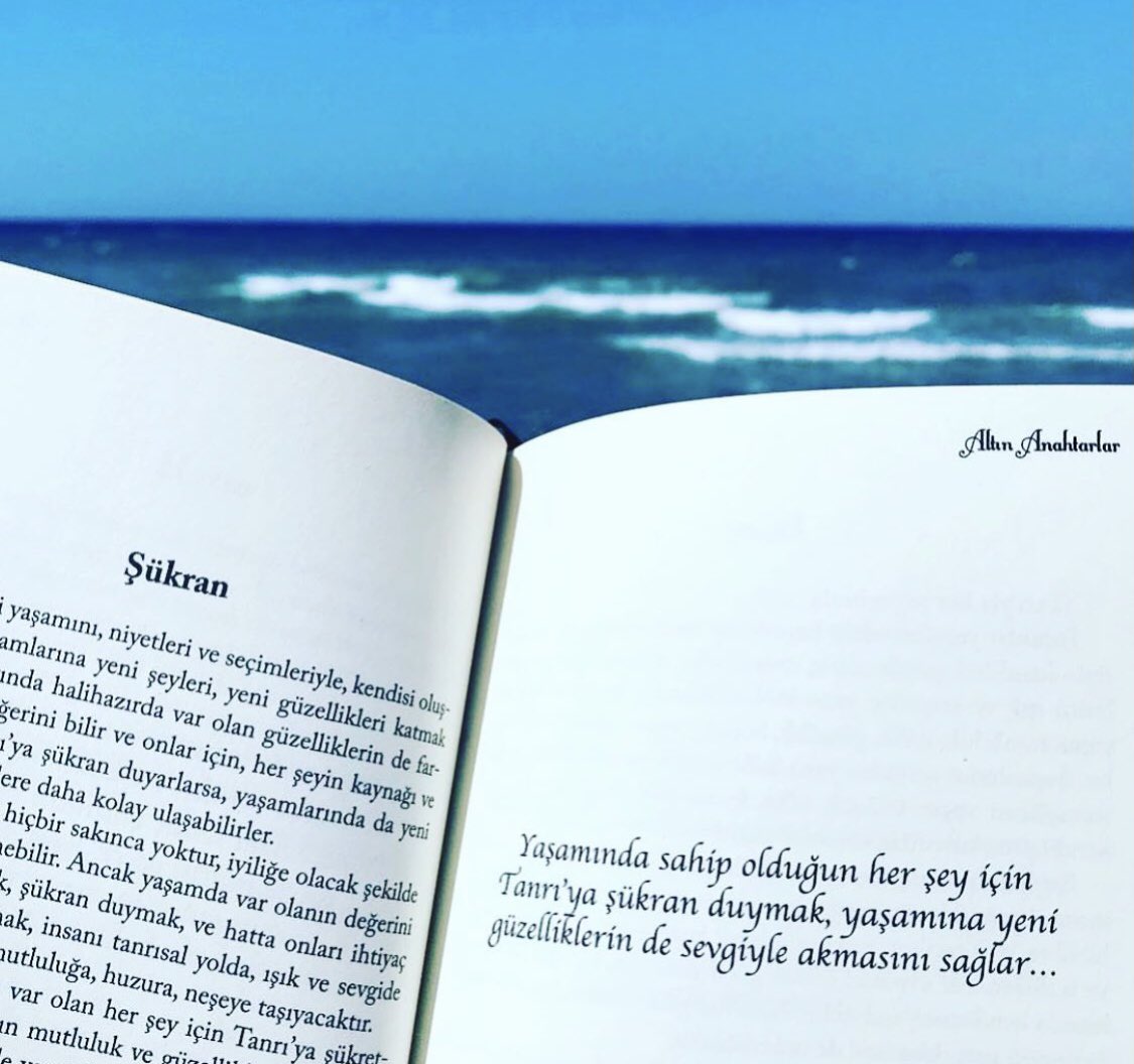 Bugün ve hafta için Altın Anahtarlar kitabından...
Şükran…
“Yaşamda sahip olduğun her şey için şükran duymak, yaşamına yeni güzelliklerin de sevgiyle akmasını sağlar...”.
Işığın bu güzel anahtarının hatırlatıcı olduğu, hayatınızdaki güzellikler için şükran dolu bir kalple yaşama