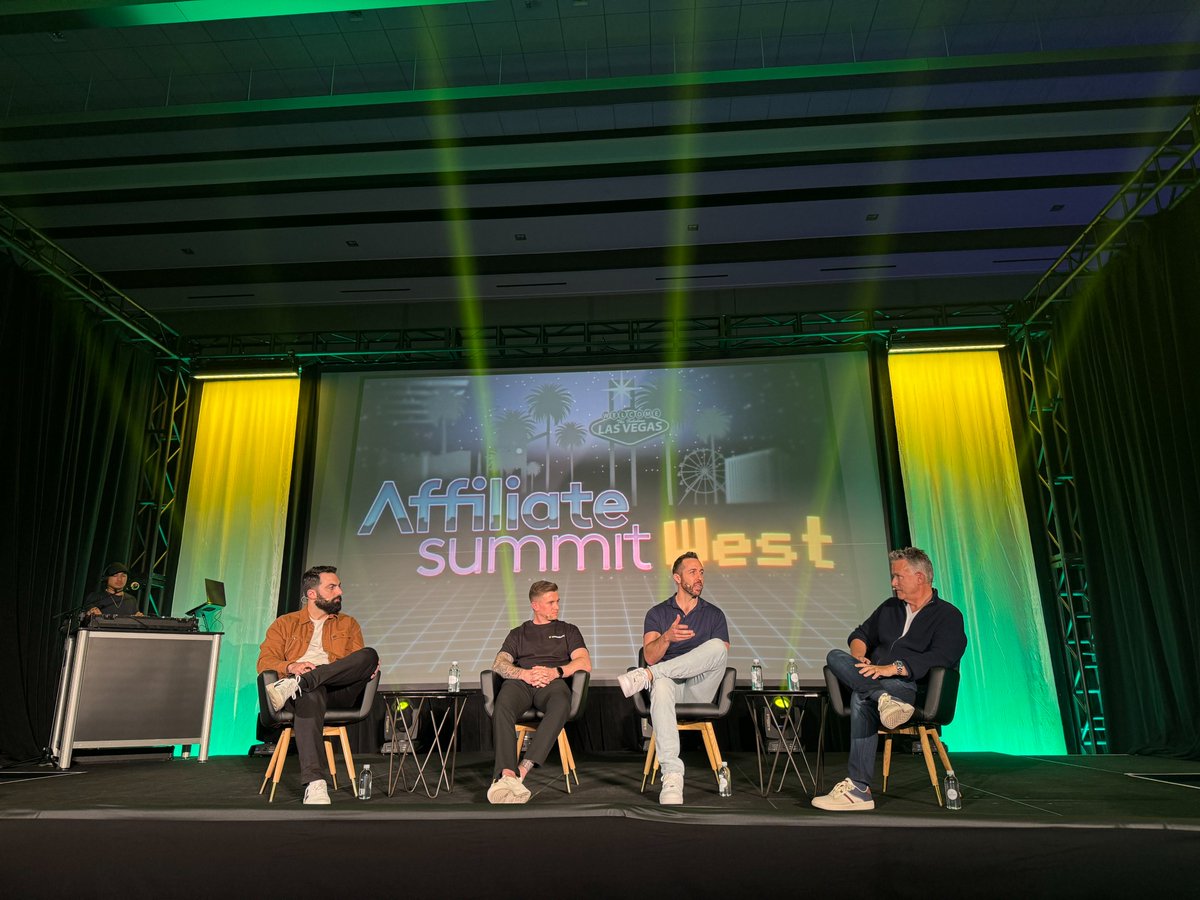 Outbrain for Performance tweet media