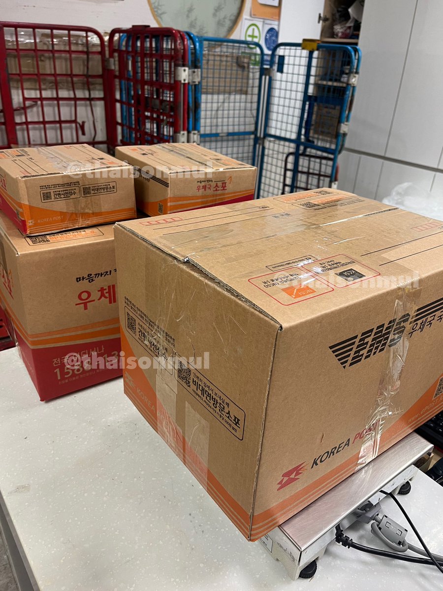 🇹🇭🇰🇷 รอบล่าสุด 9/2 จัดส่งวันนี้เรียบร้อยค่า ♡ เลขแทรคแอดมินแจ้งให้ดึกๆส่วนตัวนะค้า แต่มีบางส่วนที่ส่งไม่ทัน จัดส่งให้พน. ไปรมารับที่หน้าบ้านให้นะคะ  รอบหน้าใครอยากฝากเอาสินค้าจากไทยมาเกาหลี สอบถามได้เลยค่า อาหารแห้ง ขนม ยาต่างๆ☺️

 #คาร์โก้เกาหลี #คาร์โก้ไทยเกาหลี #คนไทยในเกาหลี