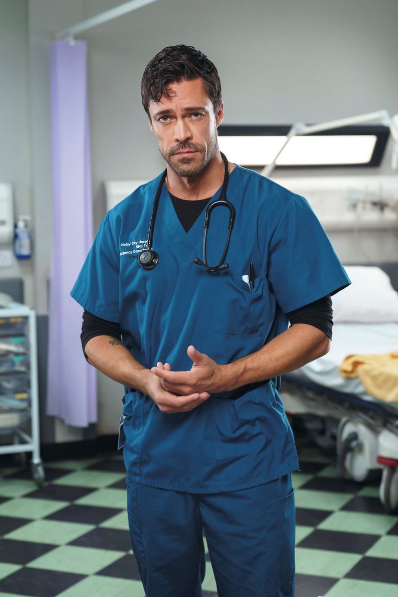 BBCStudiosPress's tweet image. 📢 Casting announcement for @BBCCasualty! 📢
@Olly_Rix is joining as the charming but complicated Clinical Lead Flynn Byron in the @BBCStudios production. He will appear on screens from March in the new #Casualty miniseries, Internal Affairs.
➡️bbc.co.uk/mediacentre/bb…