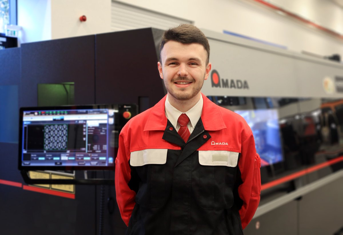 AmadaUKLTD's tweet image. At AMADA UK, we believe in building the future – one apprentice at a time!✨ 

This #apprenticeweek, meet Douglas Hutton, a testament to the power of apprenticeships at AMADA.  Starting in 2017, Douglas&apos; journey took him through training at @hwgta  and in Refurbishment…