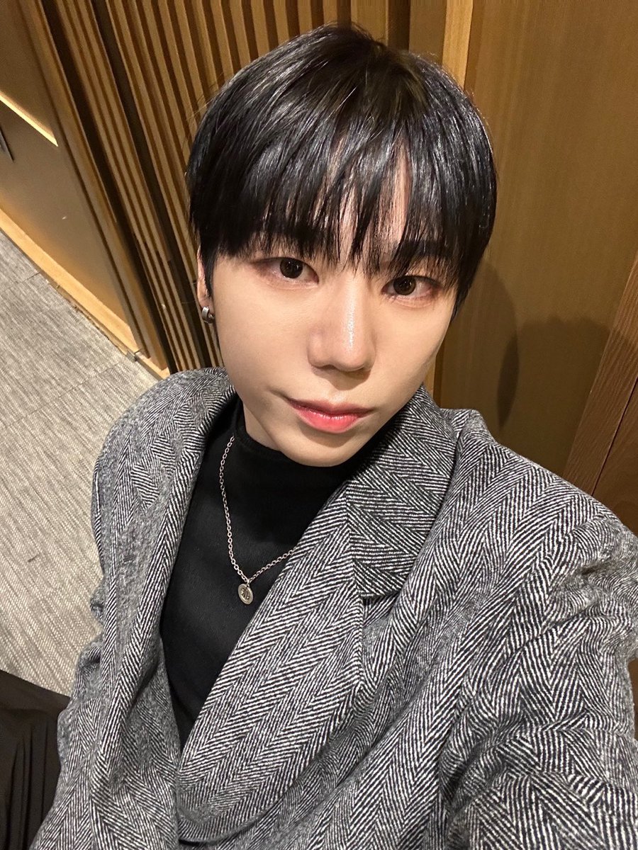 NINE_i_Firstone's tweet photo. [#태훈]

아이닌의 1000일!! 너무너무 축하해!! 긴 시간동안 우리 옆에 함께 있어줘서 너무 고마워🥰 우리 100000000일까지 함께하기야😏

#나인아이 #NINEi #TAEHUN https://t.co/3CsAzGnPgB