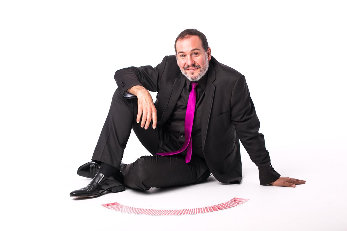 Este jueves día 13 a las 20h disfrutaremos en nuestra Asociación de una conferencia de Joaquín Matas, quien compartirá detalles técnicos, estructurales y psicológicos de su repertorio profesional.

Como siempre, tendrá un precio de 5€ para soci@s y 20€ para mag@s no soci@s.