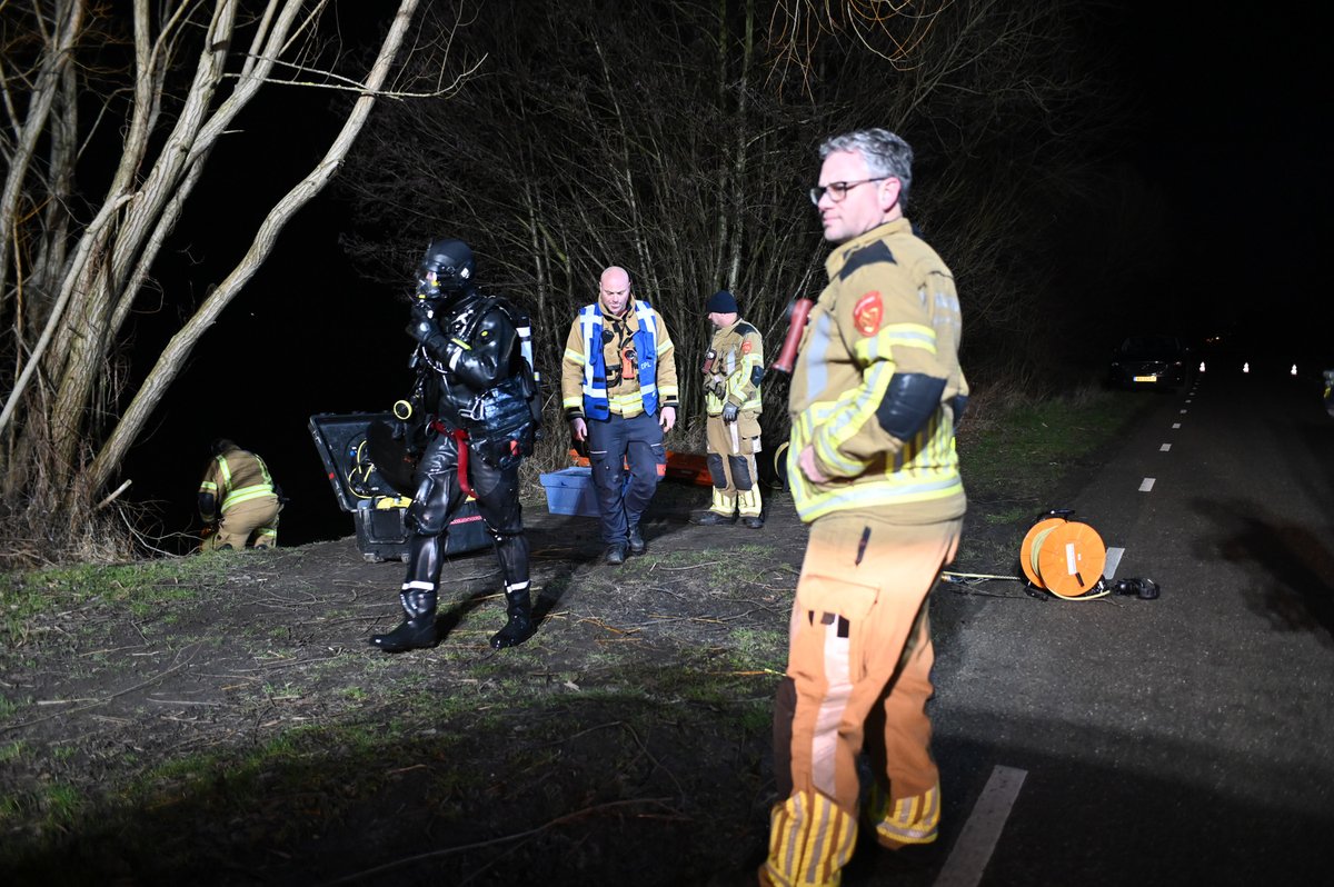 Zoektocht naar vermiste vrouw bij waterplas