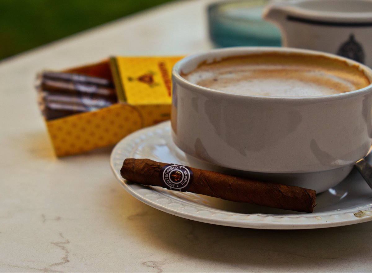 cubanmini_EN's tweet photo. A Montecristo Short and a coffee every morning are a must here ☕️🔥 What about you? How do you start your day? 

#NowSmoking https://t.co/DOvFuz2bpO