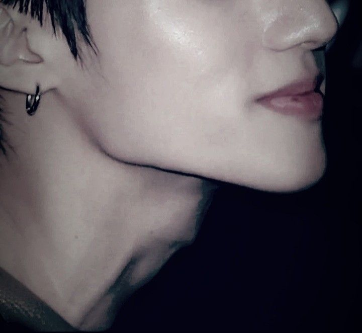Wooyoung_Film's tweet photo. you're sick if you know who this person is https://t.co/HqQdb8nXpO