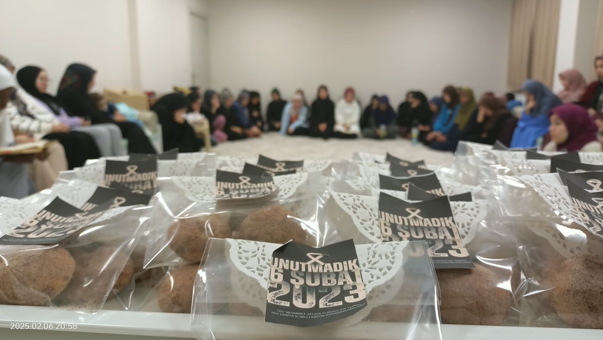 TdvKonya's tweet photo. TDV Konya İl Eğitim Koordinatörlüğümüz olarak TDV Konya M.Z.K. Kız Öğrenci Yurdumuzda kalan öğrencilerimiz ve idarecilerimizle ; 6 Şubat Depremi sene-i devriyesinde  kayıplarımız için Kur'an-ı Kerim okuduk ve dualar ettik.

Unutmadık , Unutmayacağız.. 

#6şubatdepremi https://t.co/3Si3Rvp0XH